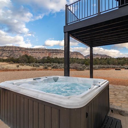 Red Canyon Casita-Brand New, Views, Hot Tub, Near Zion & Bryce Villa Orderville Exterior foto